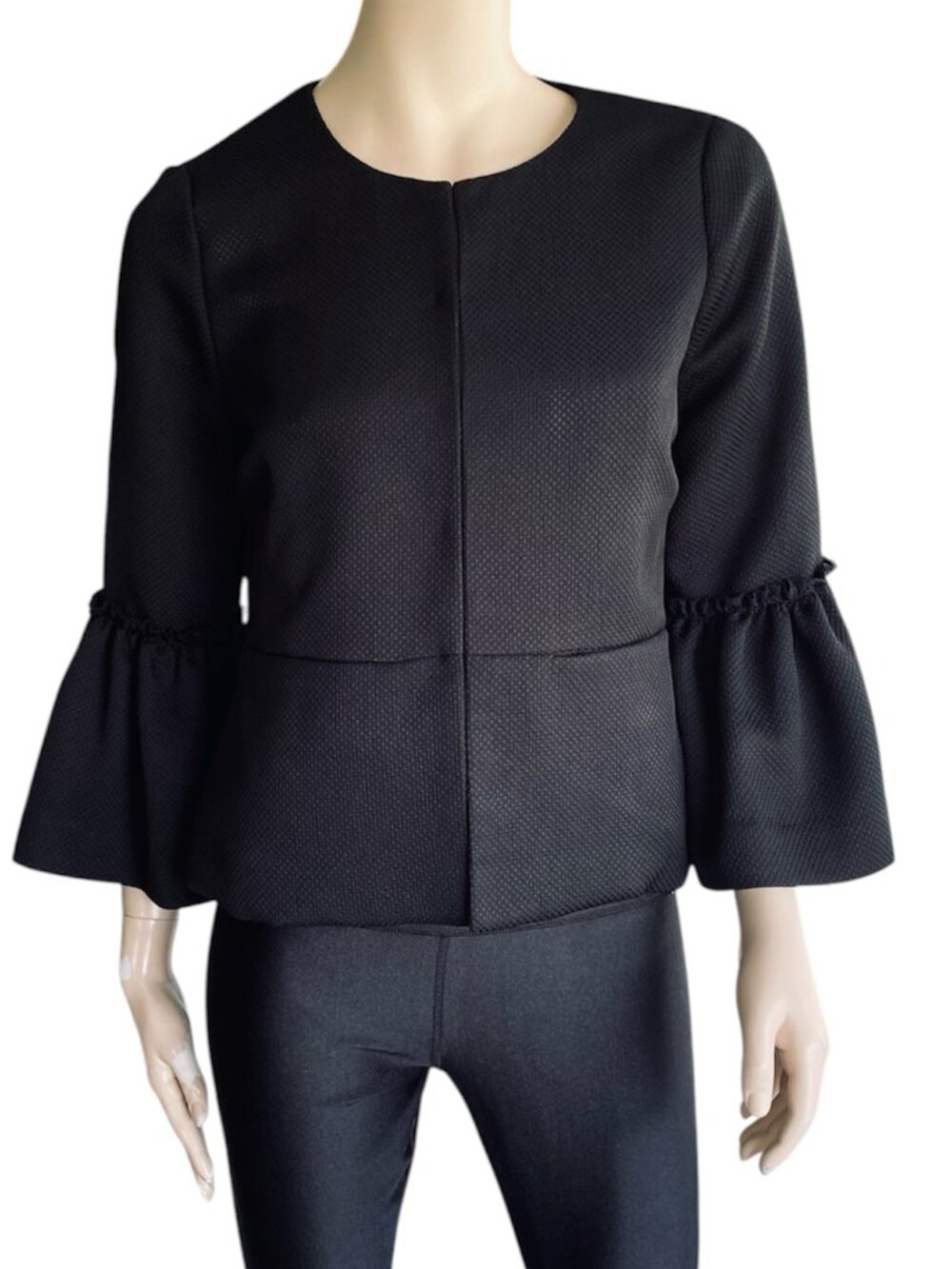 Isaac Mizrahi Waffle Knit Bell Sleeve Jacket Eye-Hook Black Blazer Medium